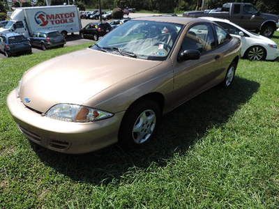 2000 chevy cavalier, no reserve, looks and runs great, one owner, clean carfax