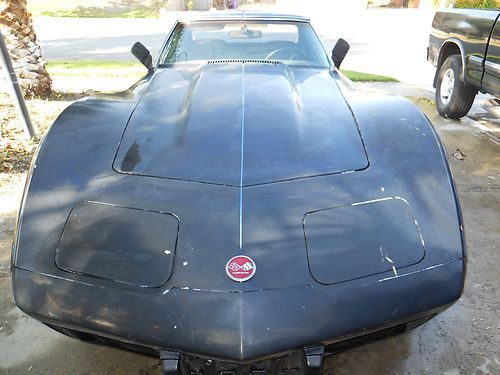 1976 corvette stingray, black on black good project or parts car
