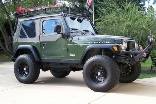 2006 jeep wrangler rubicon  2-door  **only 8,600 miles!!**
