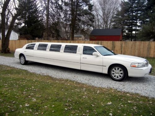2003 lincoln town car executive limousine 140&#034; stretch 10 passenger 4-door 4.6l
