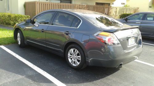 2012 nissan altima gray $8,950 great mileage great condition