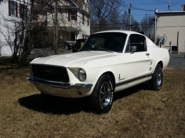 Ford mustang fastback 4 spd