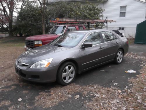 2007 honda accord fully loaded, leather, power seats, navigation system,
