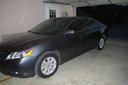 2009 toyota camry xle v6, 42k miles, well taken care of, runs great!! must sell!