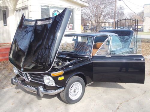 1972  bmw 2002 schwatz black 5 speed, ac, like new  interior (tii features)