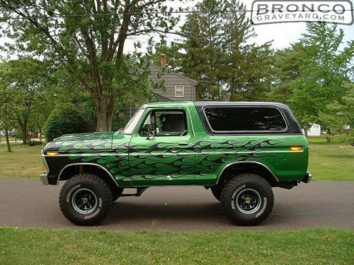 Gravedigger bronco, totally custom detailed paint inside and out modified engine