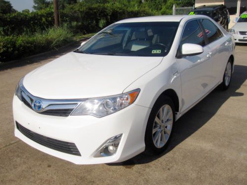 2012 white toyota camry hybrid xle w/ alloy whls, power seats, very clean!!