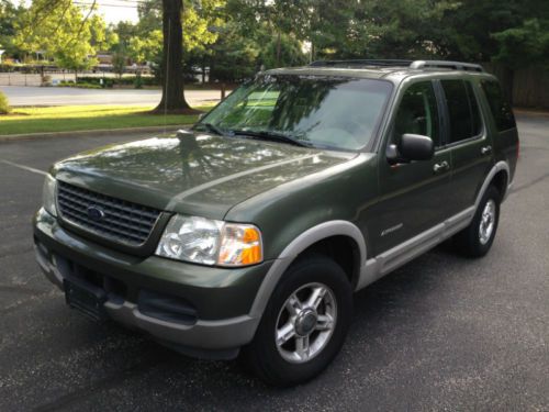 2002 ford explorer xlt 4x4,auto,leather,third seats,roof,6 cd,no reserve!!!