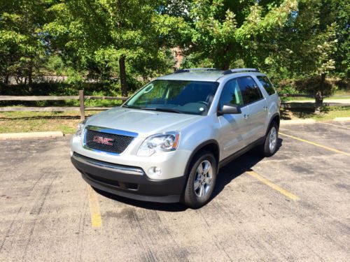 2012 gmc acadia suv is silver with charcoal interior in excellent condition