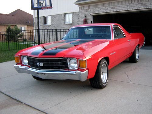 Gorgeous 1972 elcamino-350 v8- beautiful red paint/ black interior - extra clean