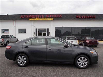 2010 toyota camry le  low miles looks/runs great must see!