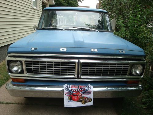1970 ford f-100 short box stepside with 4 speed and 240 6 cylinder
