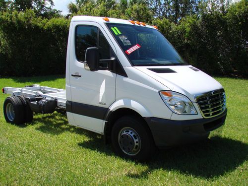 Freightliner sprinter 3500 cab &amp; chassis  mercedes diesel only 44 miles in fla.