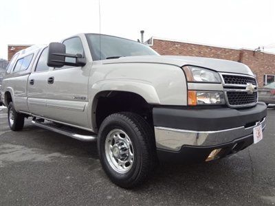 2006 chevy 2500hd lt crew cab longbed 4x4 5-speed manual stick shift 1-owner