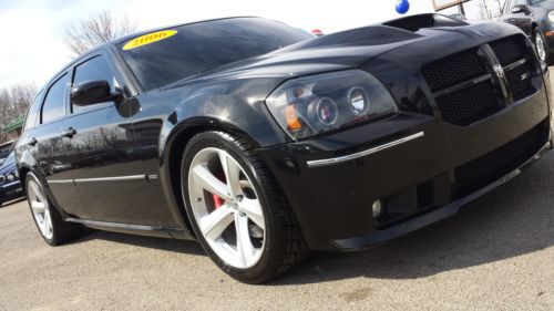 Magnum srt8! absolutely beautiful! tons of upgrades and options! no reserve!