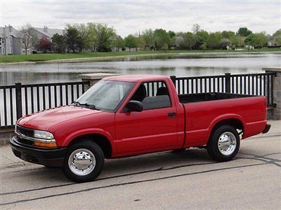 2003 chevy s10 red/gry 5spd only 40k no rust southern truck a/c new tires wow ~