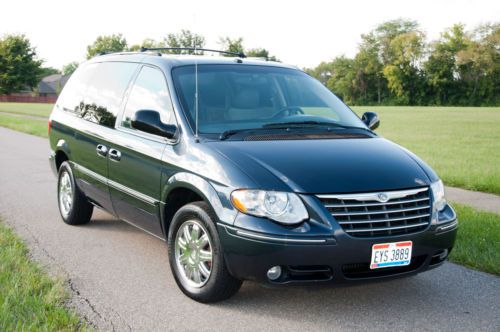 2007 chrysler town &amp; country, 2nd owner, very clean, &lt;90k miles,