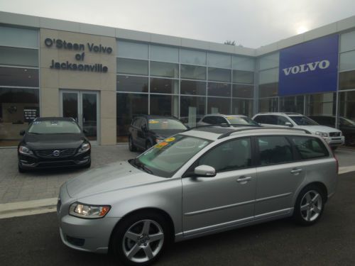 2008 volvo v50 2.4i wagon 4-door 2.4l one owner only 13,800 miles, mint