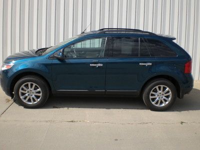 Turquoise teal green blue cloth tan interior low miles suv automatic clean title