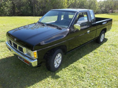 1996 nissan pickup extended cab, auto, cold ac, 88k miles, one owner - runs  a++