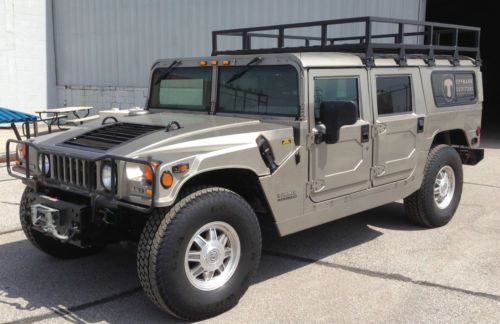 2001 hummer 4 dr - gray - very good condition- under 50,000 miles w/ winch