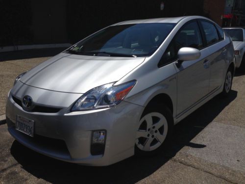 2010 toyota prius iii - deluxe package, low mileage