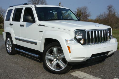 2012 jeep liberty limited jet edition~only 3,923 miles~white~sandy salvage title