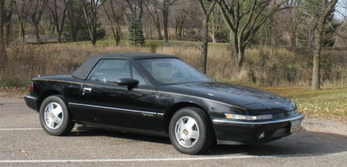 1990 buick reatta convertible, new top, low millage, beautiful black &amp; tan