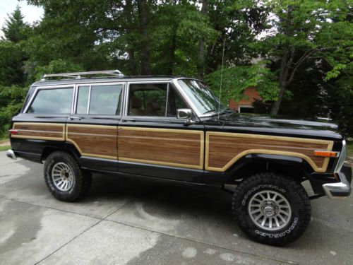 1988 jeep grand wagoneer, factory sunroof, lifted, new tires