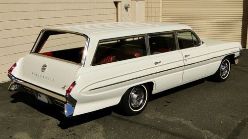 1961 oldsmobile fiesta 9 passenger wagon unrestored, real nice survivor