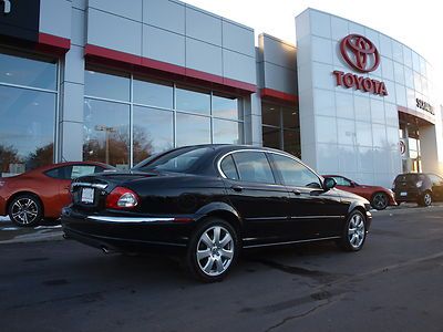 2005 awd jag black on black, leather, moon roof 6 cylinder automatic