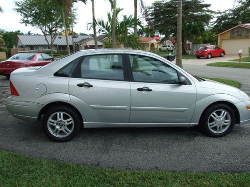 2002 ford focus se sedan 4-door 2.0l cheap, reliable and great on gas