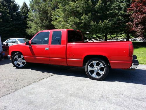 Chevy 1500 with a motor swap lt1 with a 700r transmission and 20 inch rims