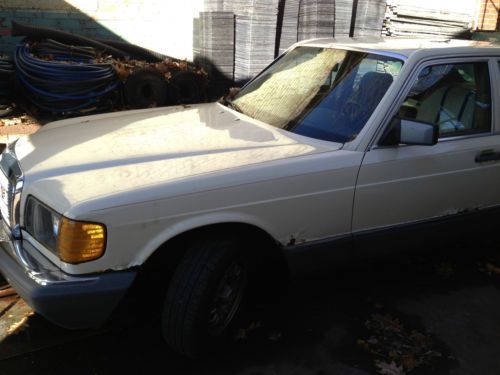 1982 mercedes benz 300sd great condition int. ok 5cyl diesel parts car - rusty