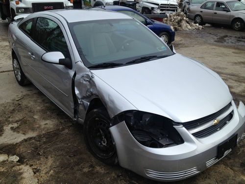 2009 chevy cobalt lt only 30k miles - salvage rebuildable front damage as is