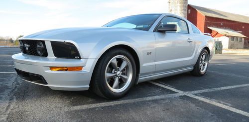 2006 ford mustang gt coupe 2-door 4.6l manual 5 speed