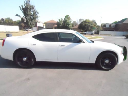 2009 dodge charger 5.7 hemi loaded extremely clean and powerful new front tires
