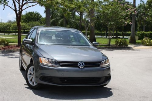 2013 volkswagen jetta se 2.5,sunroof,leather,touch screen,low miles,heated seats