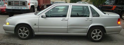 1999 volvo s70 base sedan 4-door 2.4l