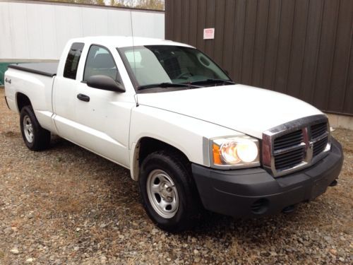 2006 dodge dakota st extended cab pickup read before bid excellent condition!