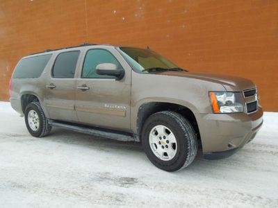 2012 chev suburban 1500 lt back up camera, sunroof, heated leather, dvd, xm,
