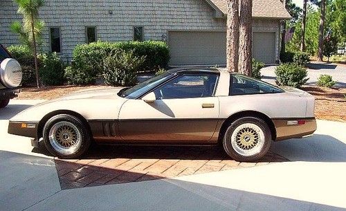 1986 corvette coupe - 6,950 original miles