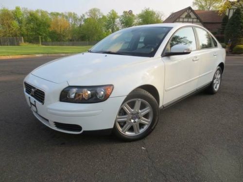 2007 volvo s40 2.4l sunroof heated seats all power low mileage!!