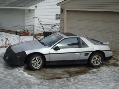 Fiero 2m6 gt 2.8l v6 2 door coupe loaded low miles no reserve make offer cheap