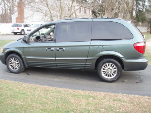 2003 chrysler town and country limited van