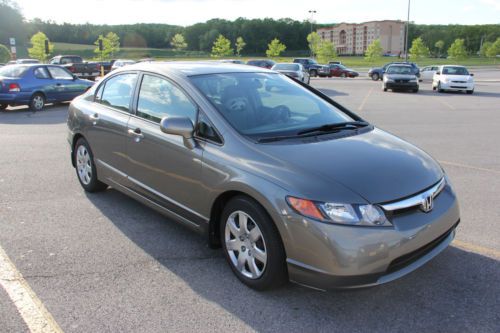 Honda civic 06 lx manual in very good condition