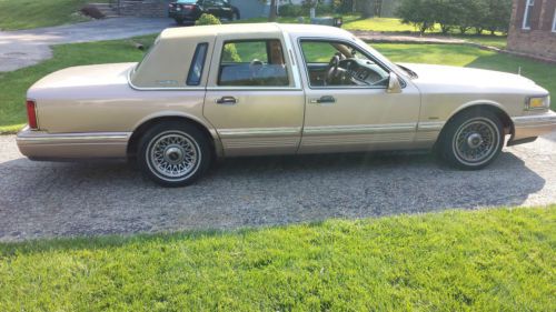 1996 lincoln town car congressional series gold 212k leather v8 title in hand