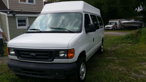 2004 ford e250 100k wheelchair van with high top and broun lift,paratransit