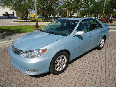 Florida 05 camry 1-owner 37,679 orig miles clean carfax elderly owned no reserve