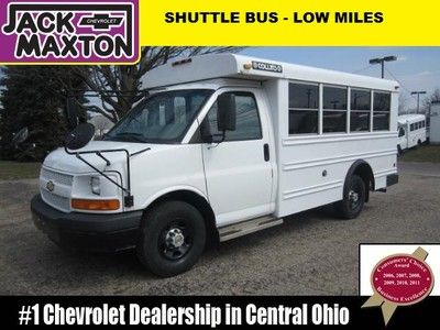 04 chevy express shuttle bus~auto~a/c~low miles